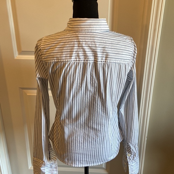 Abercrombie & Fitch women’s navy and white button down.  Size Large.  EUC. - Picture 3 of 10